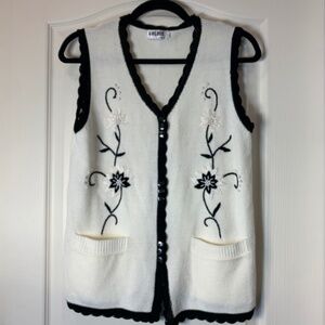 Vintage 90s Cottagecore Embroidered Sweater Vest Pearl Floral Grandmacore S